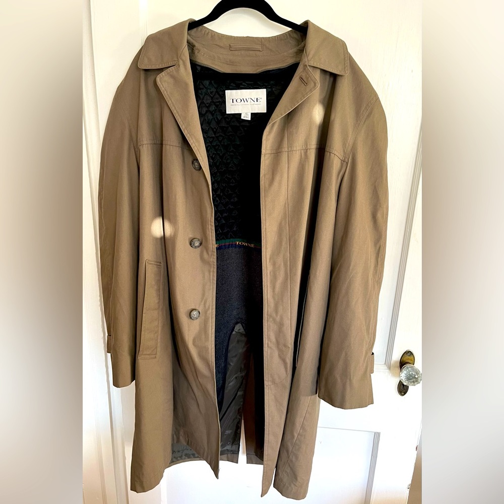 Vintage Towne by London Fog men’s trench coat